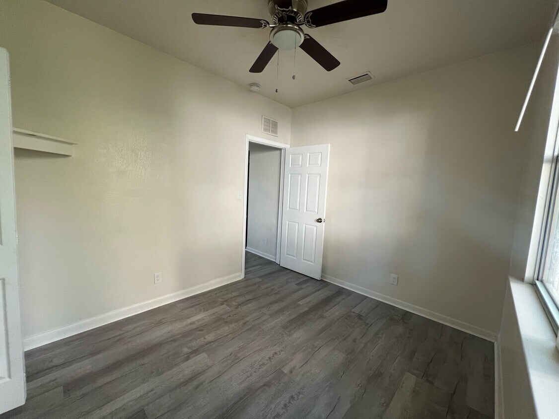 910 Jones St, Clearwater, FL 33755 910 Jones St Clearwater, FL