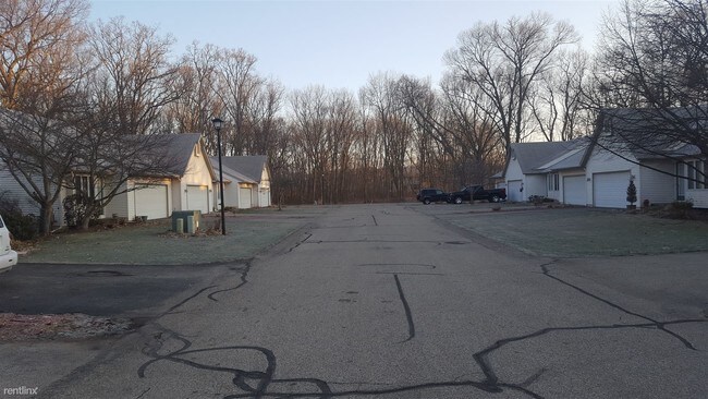Building Photo - 2 br, 2 bath  - 57 Whispering Woods Dr