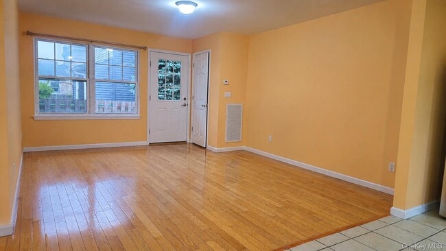 Building Photo - 34 Nassau Ave