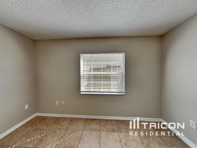 Foto del edificio - 1010 Pine Ridge Circle Brandon FL