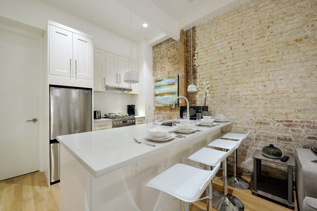 Foto del edificio - 348 W 45th St