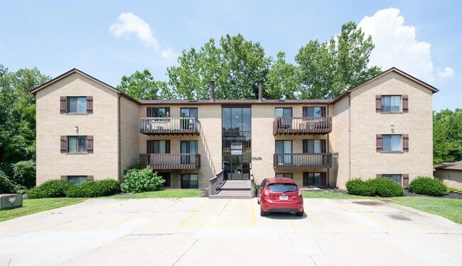 Photo - 2050 Augusta Blvd Apartment