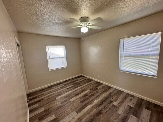 Foto del edificio - APPLY FOR THIS BEAUTIFUL HOME TODAY!
