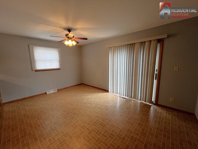 Foto del edificio - 8835 W Bender Ave