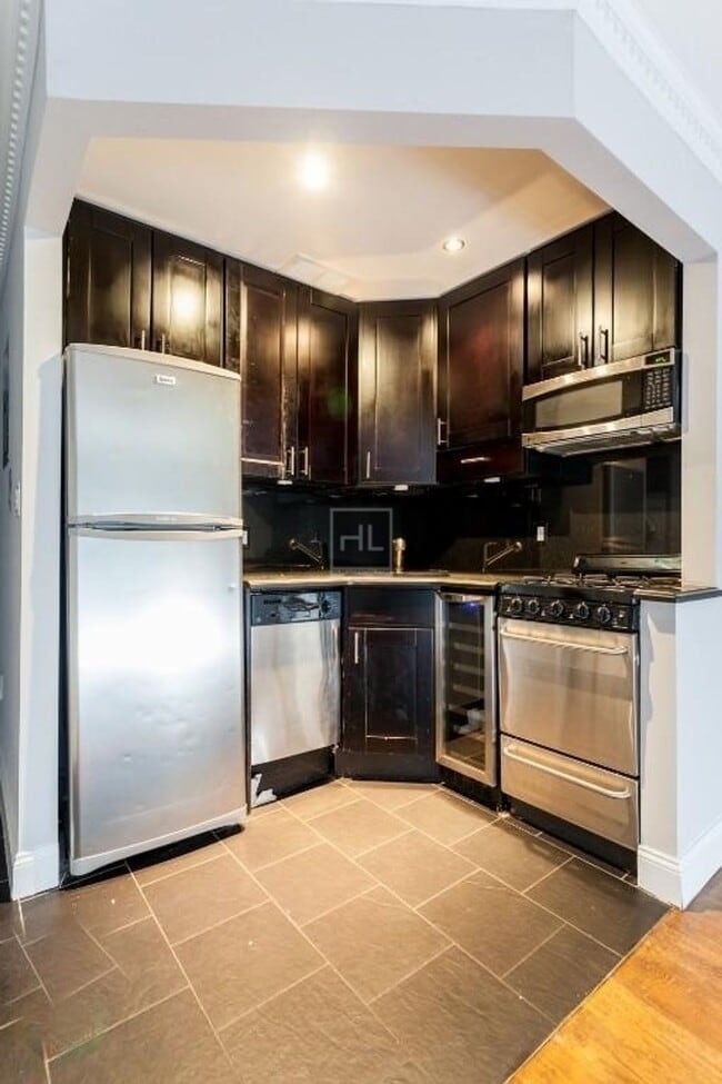 Foto del edificio - E 26TH ST.