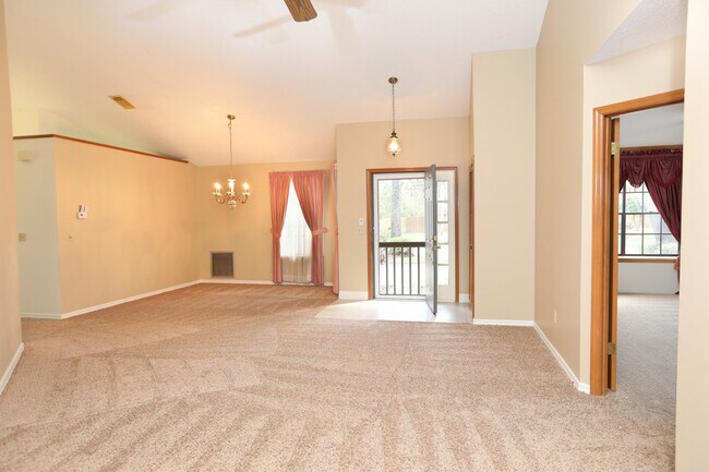 Building Photo - For Rent: 4bed/2bath Home in the Tuskawill...