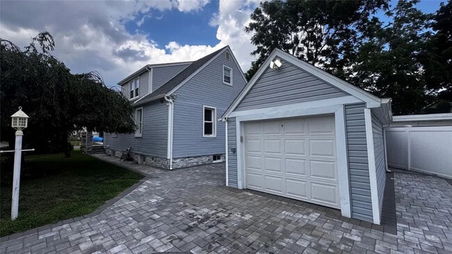 Photo - 220 Grand Ave House