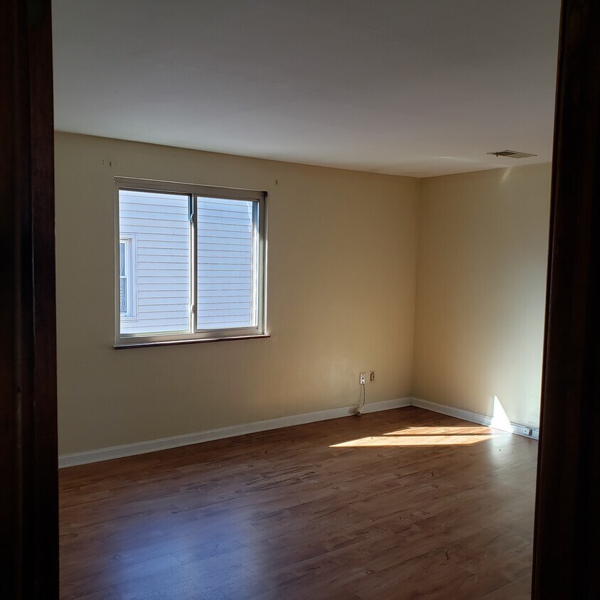 Primary Photo - 5141 Sumter Ave