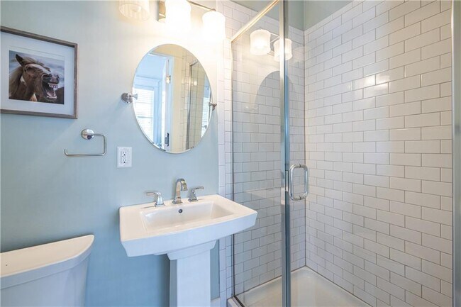 Foto del edificio - 1002 Braeburn Ln