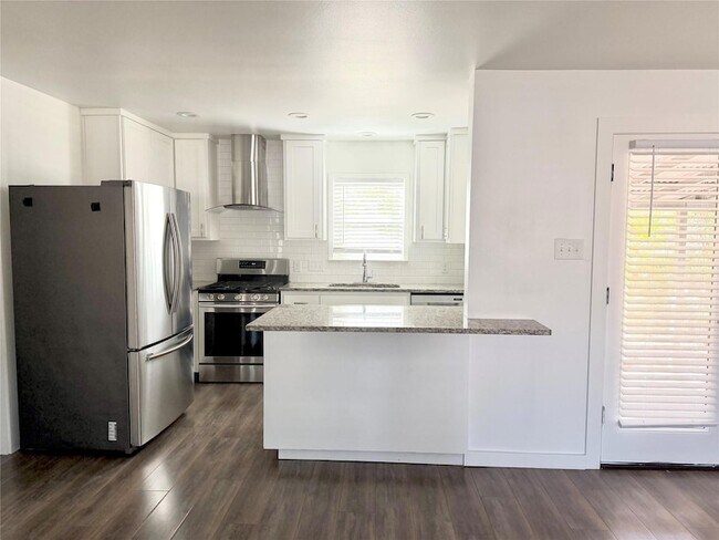 Foto del edificio - 1603 E 12th St