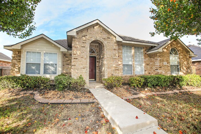 Primary Photo - 720 Bethany Lake Boulevard, Allen