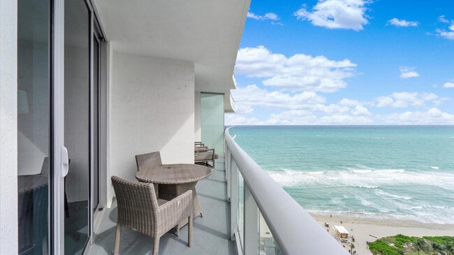 Building Photo - 3101 E Hallandale Beach Blvd