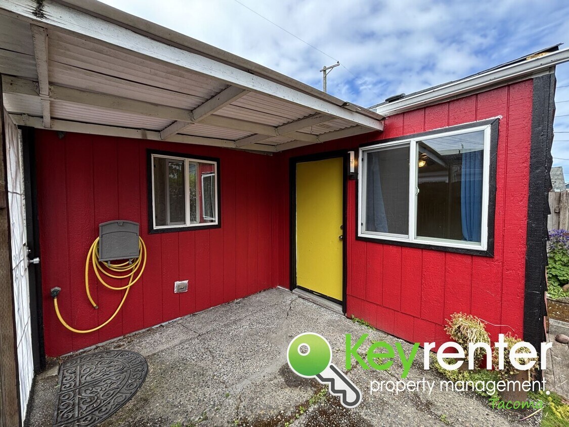 Primary Photo - Charming North Tacoma Retreat with Private...