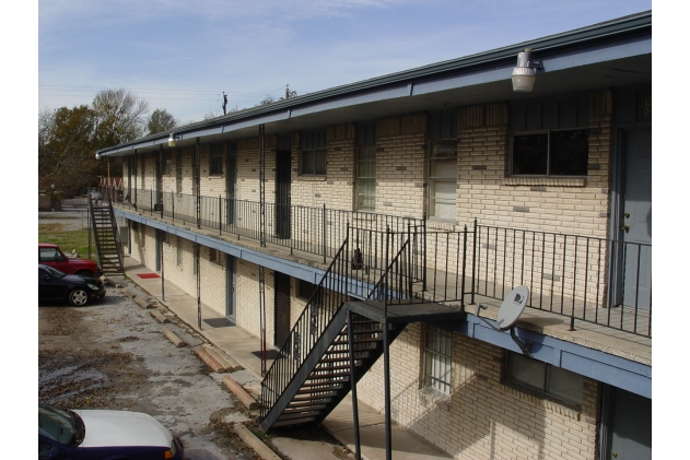 Building Photo - 3806 Wipprecht St