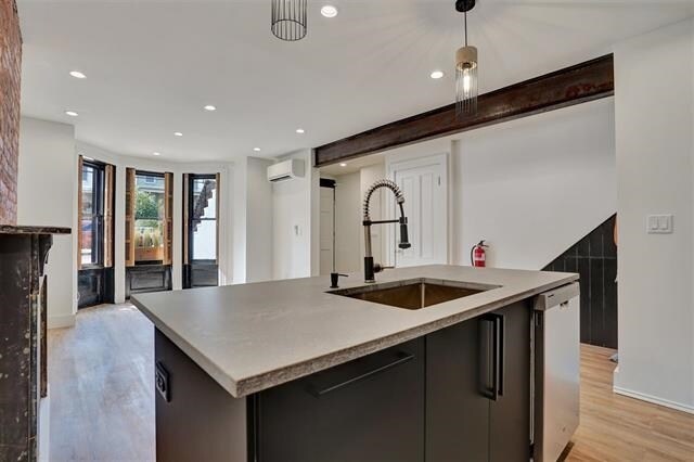Foto del edificio - 338 Webster Ave