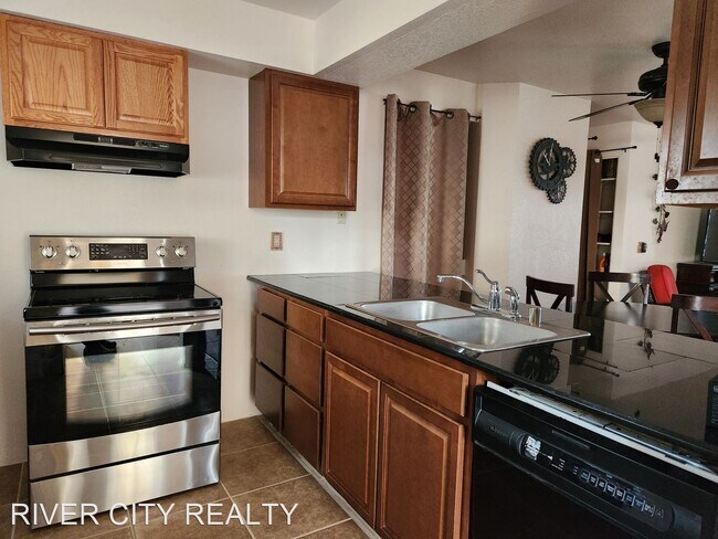 Building Photo - 2 br, 2 bath House - 2052 MESQUITE LANE #201