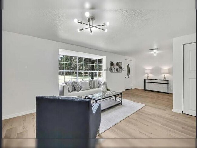 Foto del edificio - Stunning Lakefront Home with Private Access to Lake Thomas