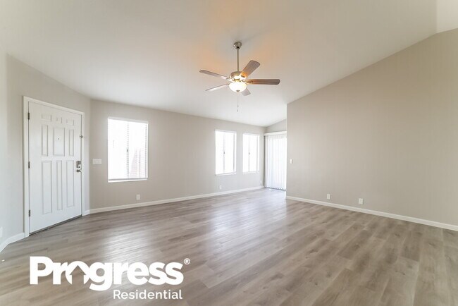 Building Photo - 5915 W Desert Cove Ave
