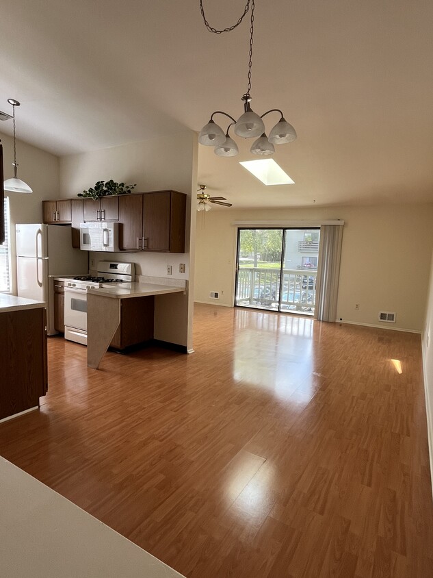 Living room, Dining Area, Galley Kitchen - 1502 Spruce Hills Dr