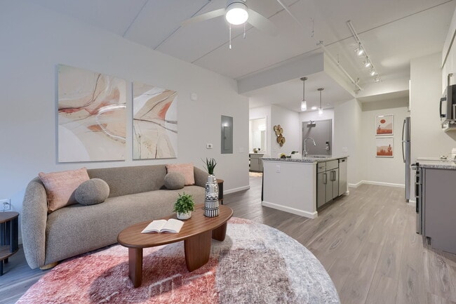 Building Photo - Gallery 118