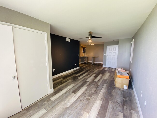 Foto del edificio - 2890 N Oakland Forest Dr