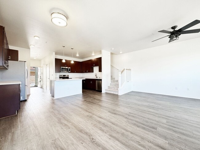 Building Photo - Well-Maintained 3/2.5 in Ewa Beach!