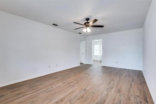 Foto del edificio - 1422 Deborah Ave