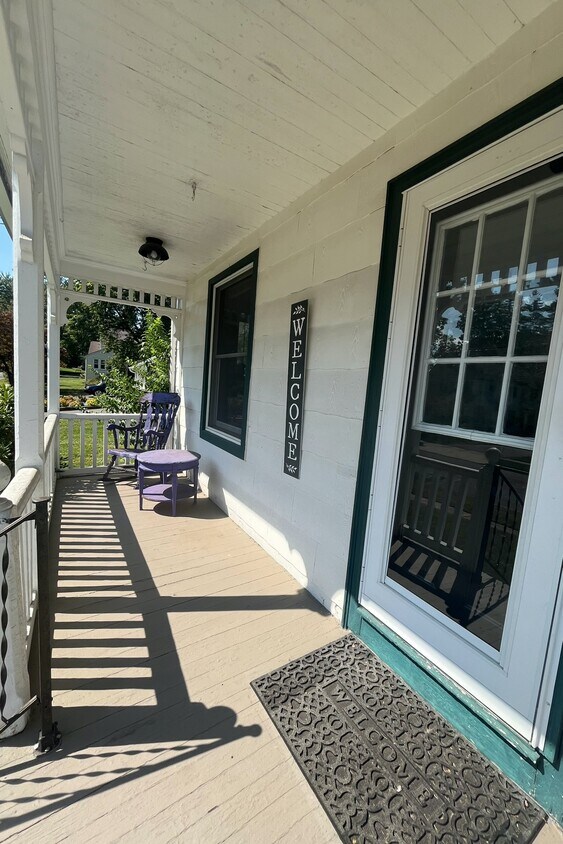 Primary Photo - 104 Meadowbrook Rd