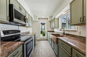 Building Photo - 4659 Country Creek Dr