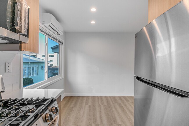 Foto del edificio - 4321 Saugus Ave