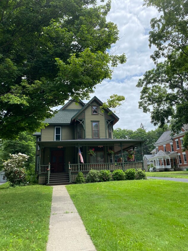Primary Photo - 79 Central Ave