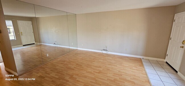 Building Photo - HILLCREST - SAN DIEGO - Nice 2 Bedroom / 2...