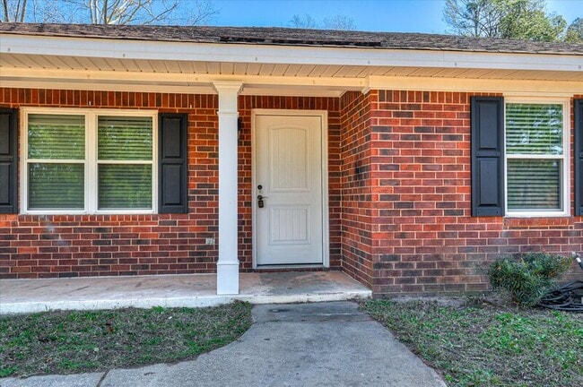 Building Photo - 2572 Tara Heights Cir