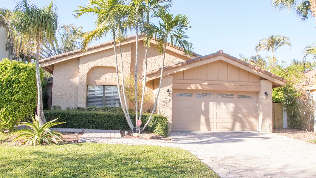 Building Photo - 6391 Pond Apple Rd
