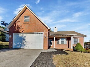 Building Photo - 1324 Hunters Way Ct