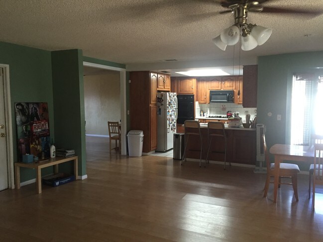 Shared living space - 280 E Blaine St