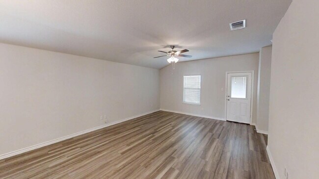 Foto del edificio - "Charming 4-Bed Oasis with Granite Touches in Nolanville – 1737 Sq Ft of Comfort!"