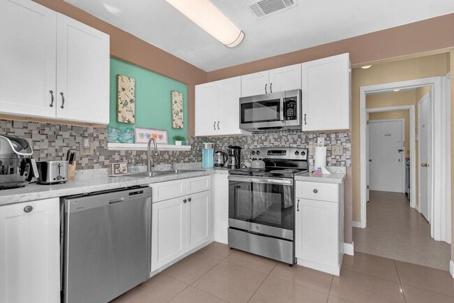 Building Photo - 1310 Abberton Dr