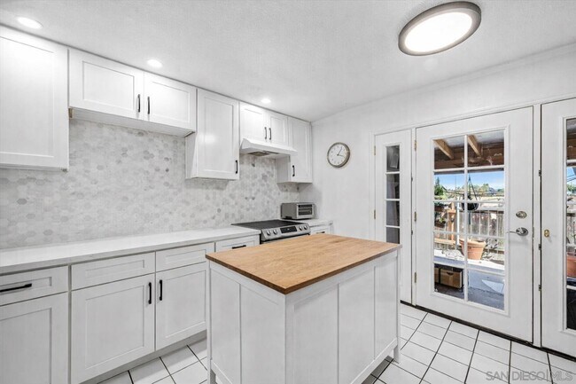 Building Photo - 2127 Berry St