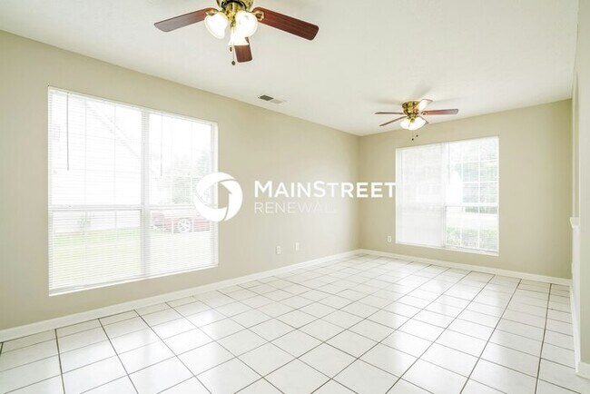 Foto del edificio - 3 Bedroom Pet-Friendly Home in Jonesboro, GA with Main Street Renewal