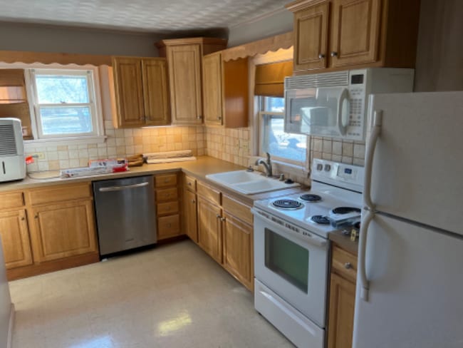 Building Photo - 483 Mainsville Rd