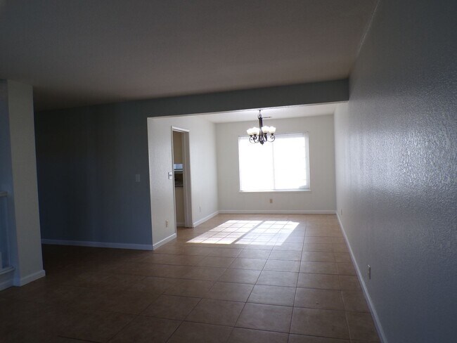 Foto del edificio - North Modesto Near Mall & Freeway