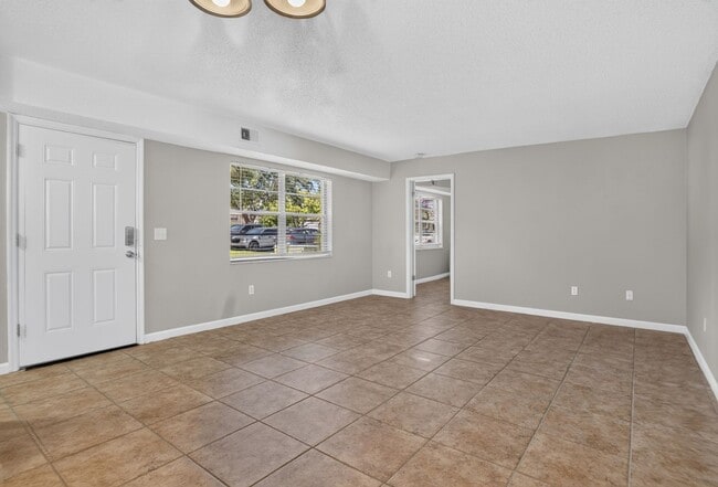 Building Photo - 53 Windtree Ln