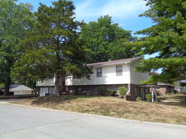 Building Photo - 4207 Faurot Dr