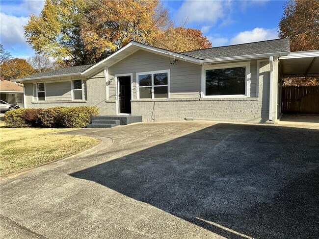 Foto del edificio - 503 Concord Woods Dr SE