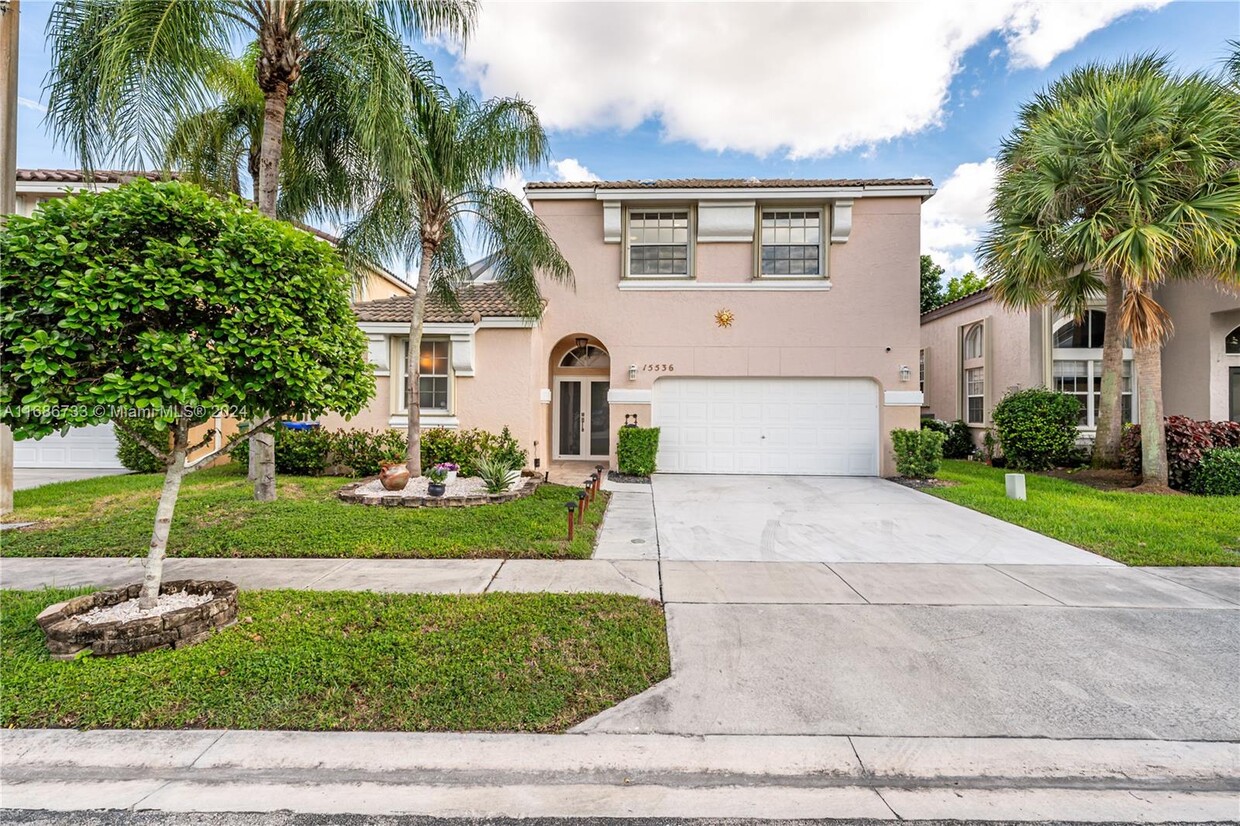 Foto principal - 15536 NW 12th Ct