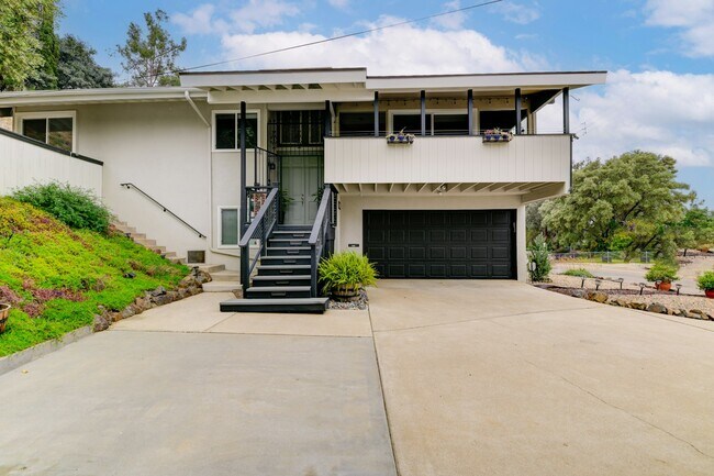 Building Photo - 3909 Nereis Drive