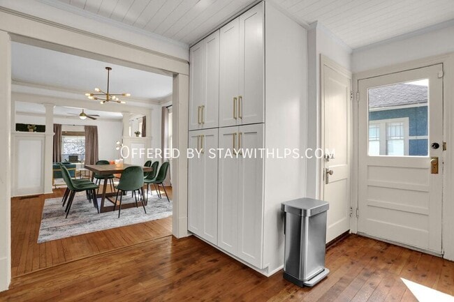 Foto del edificio - 397 Angelus St