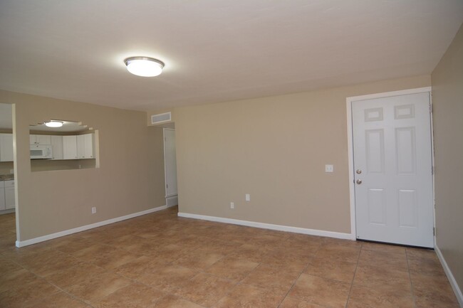 Foto del edificio - Remodeled 3 Bedroom 2 Bath House! South Tu...