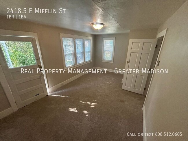 Building Photo - 2418.5 E Mifflin St